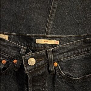 Levi's Black wedgie jeans